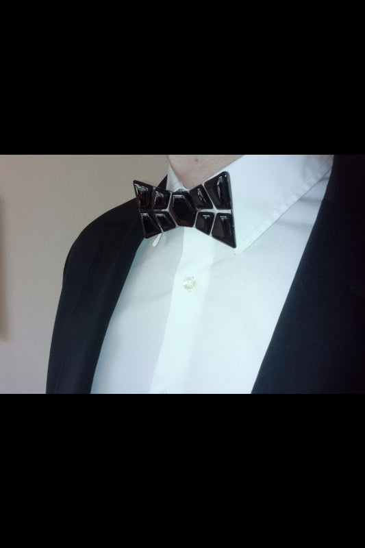 Resin Papillon Black